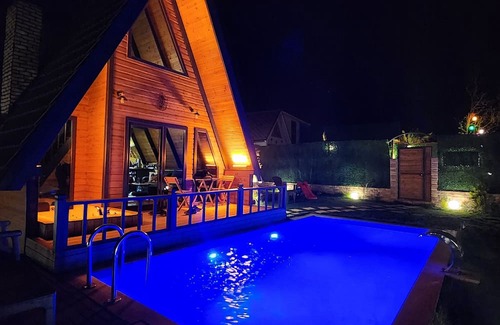Ilmiye House | nİlmiye 2+1 Heating Pool - Lake View - Jacuzzi - Fireplace - 4 Person Bungalow