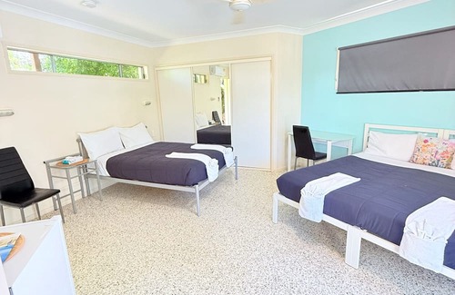 Emu Park Resort | Emu Park Beach Resort, Studio room for 4 guest.
