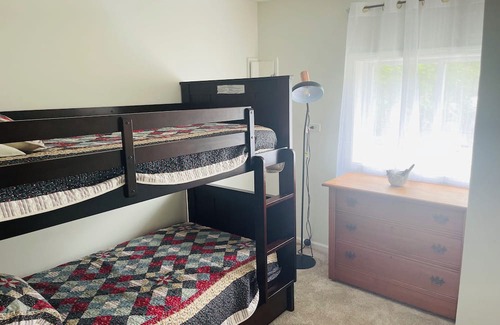 Elk Rapids Cottage | Charming 2-bedroom cottage with WiFi, AC in fabulous Elk Rapids