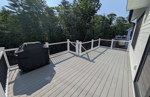 Windham House | 3-Bedroom Modern Farmhouse Townhome in Charming Windham with WiFi, AC. Book Now