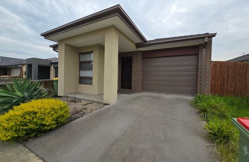 Pakenham House | 7 Serenity Home 3-bedroom house with WiFi and AC in peaceful Pakenham