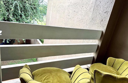 Douglasdale Apartment | Duke Mews Loft: Cozy Loft in Sandton, walking distance from Fourways Mall