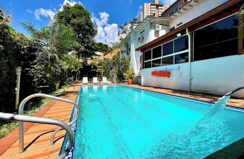 La Florida Villa | 16 Bdr Villa In Proveza W Pool, Jacuzzi, & Sauna