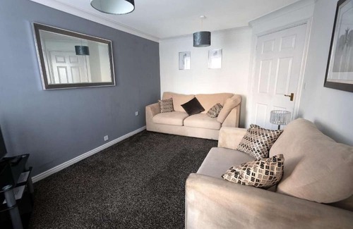 Stockton-on-Tees House | Stockton home with 3 bedrooms and 2.5 bathrooms