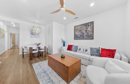 Mira Loma Cottage | RBD near the airport/nea rthe golf