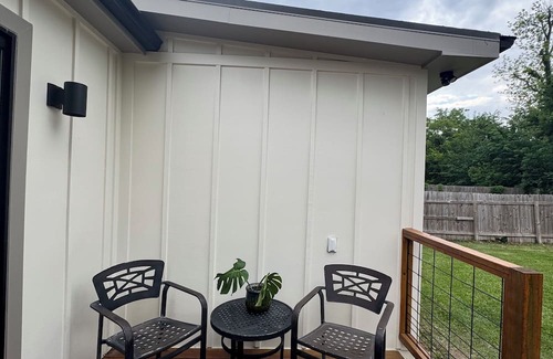 Lake Charles House | Charming 2-bedroom house with WiFi, AC in delightful Lake Charles