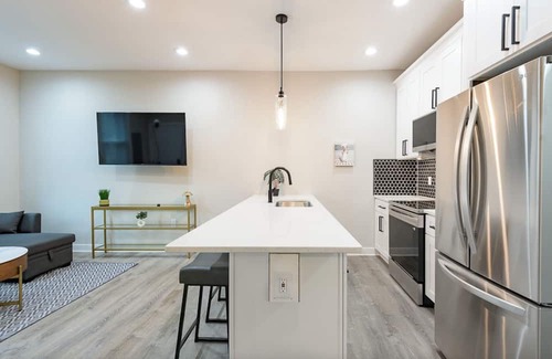Southeast Apartment | LUX Modern 2BR Apartment in DC