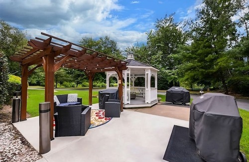 Newport News House | Everything You Need For The Perfect Vacation! Unit w/2 Queens, Pets Allowed!