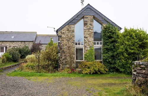 Goodwick House | Harmony Cottage - Two Bedroom House, Sleeps 4