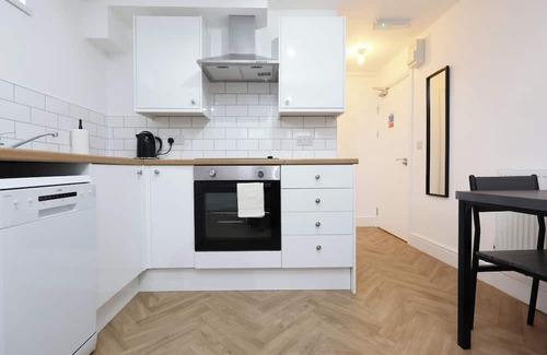 Margam Apartment | Parking, En-Suite Double Room, Kitchen