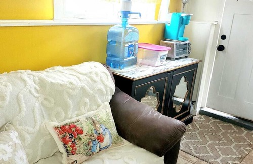 Brockton Apartment | Cozy studio with AC near Stonehill College in charming Brockton