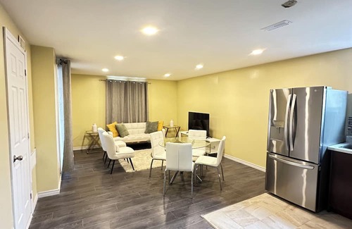 Leamington House | Foresight Chalets Carolina Woods Suite