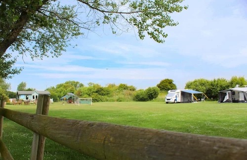 New Romney House | Introducing the Willerby Aurora, a 3-bedroom caravan designed with your comfort in mind.