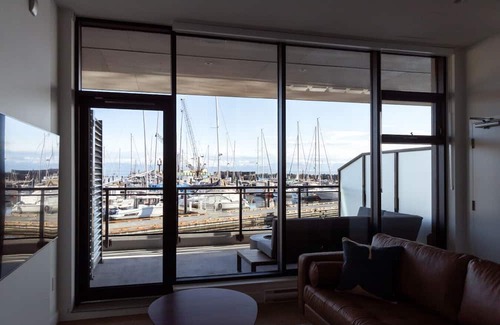 Regional District of Nanaimo Apartment | Suite 103 – One-Bedroom Oceanview King Suite