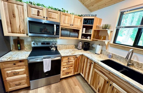 Three Rivers House | Magnificent view n2-bedroom house in charming Three Rivers with AC, WiFi