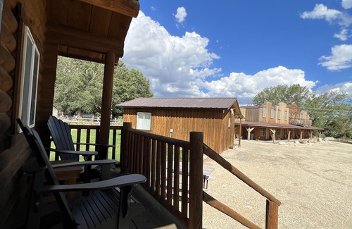 Almo Cabin | Cabin 6 at the Almo Inn, right by City of Rocks National Park and Castle Rock ID