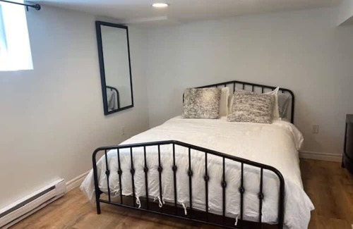South End Apartment | Quinpool Basement Suite
