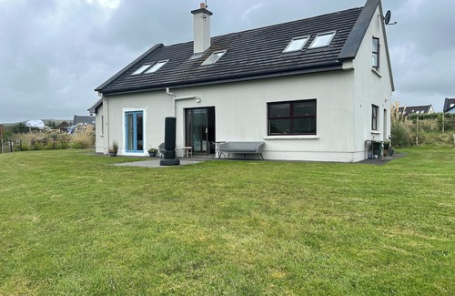 Ventry House | Comfortable, peaceful house with garden near Ventry beach, 5 miles to Dingle