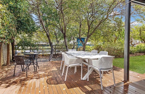 Busselton Bed & Breakfast | Geographe Bay Room - 3 @ Observatory Guesthouse