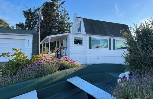 Port Angeles Cottage | Charming 2 bedroom cottage