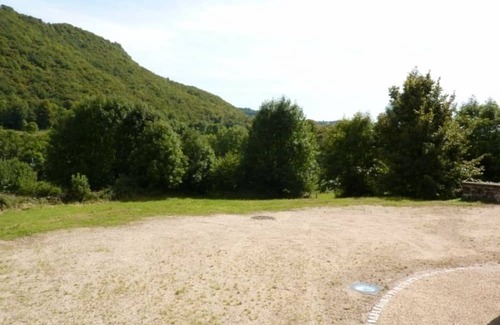 Saint-Martin-sous-Vigouroux Cottage | Charming 18th Century House, 4 pers, Pets allowed, Parking, Garden