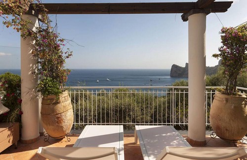 Marina del Cantone Villa | My Rental Homes - Villa Avion with Jacuzzi hot tub and a wonderful sea view