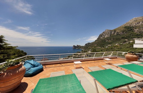 Marina del Cantone Villa | My Rental Homes - Villa Avion with Jacuzzi hot tub and a wonderful sea view