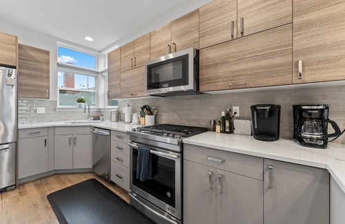 Ballard Condo | Ballard's Best: Patio & Style