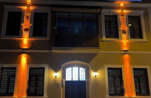 Antalya City Centre Apartment | Spacious Large 3-bedroom apartment in Antalya with WiFi, AC, Joint Garden