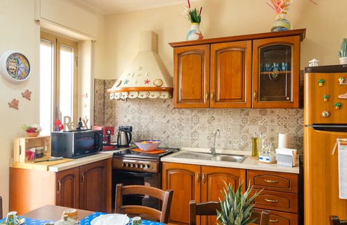 Coste Apartment | Casa Aurora a stone's throw from the railway