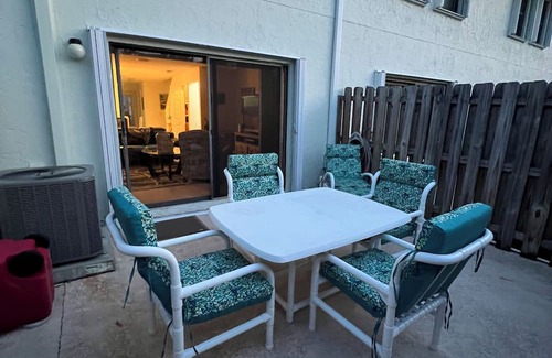 Hutchinson Island South House | Charming 2-bedroom townhome with AC, WiFi in lovely Jensen Beach