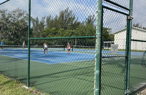 Hutchinson Island South House | Charming 2-bedroom townhome with AC, WiFi in lovely Jensen Beach