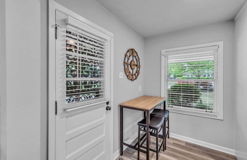 Memphis House | Charming 3-bedroom house in wonderful East Memphis with WiFi, AC