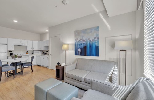 Far North Central Apartment | Simplicity At the Rim 1106 I Comfy 2 Bed 2 Bath