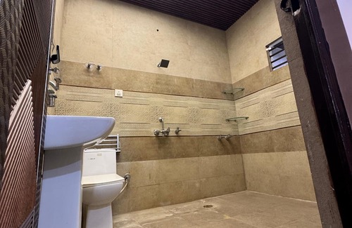 Sikandra Villa | Charming 2-bedroom villa with WiFi, fitness room in delightful Agra
