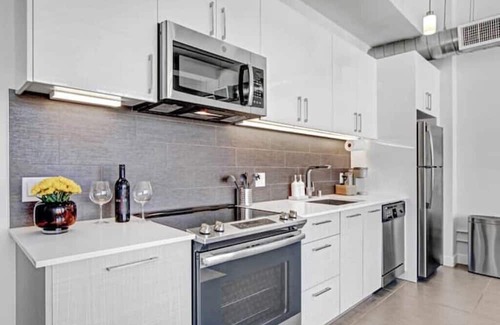 Downtown Los Angeles Condo | Your Stylish Home Away From Home In Downtown LA!