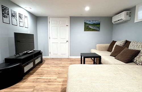 Westbury House | Newly Renovated Personal Apartment in Long Island