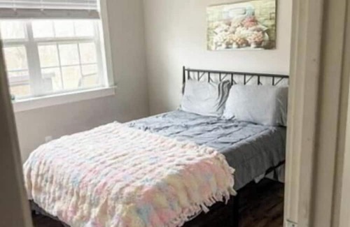 Fairview Cottage | Charming 5-bedroom cottage with WiFi, AC in lovely Fairview