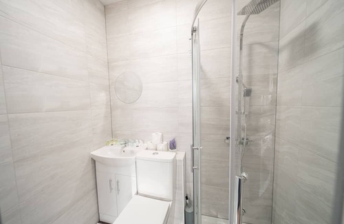 Bognor Regis Apartment | Open Mind Property - Apartment with 2 Double beds