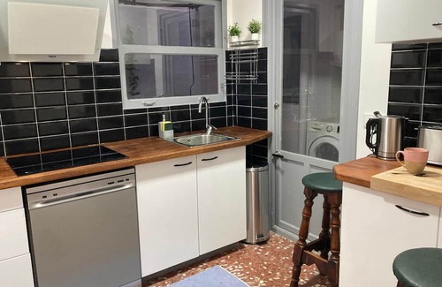 Campoamor Apartment | Amparo Home near Plaza Toros