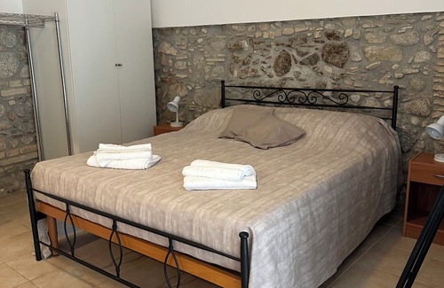 Roccella Jonica House | The moon over the sea