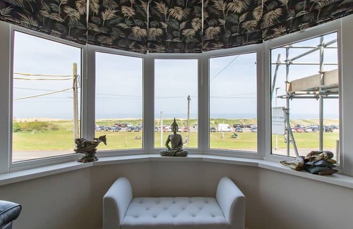 Seaton Sluice Apartment | Seaside Getaway Stunning Maisonette with Views | Pass the Keys