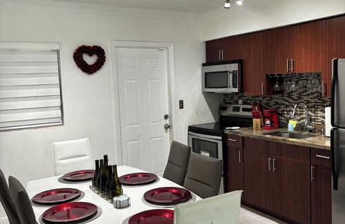 Fort Lauderdale House | Beautiful house in the BEST Ft Lauderdale area, 10ms to the Beach 7ms to airport