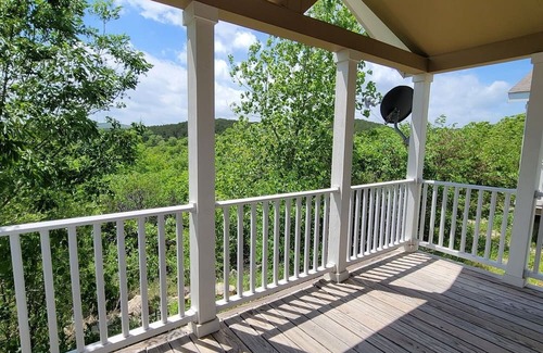 Davis Cabin | The Most Beautiful Views in Turner Falls