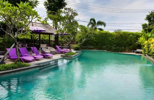 Mumbul Villa | Georgeous 2-Bed Villa with HiSpeed WiFi, Fitness Room, AC and Private Carspace.