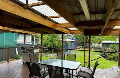 Worrowing Heights Cottage | Cosy Cottage in Sanctuary Point. Pet Friendly