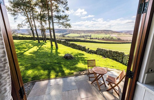 Great Fryup Dale Apartment | LetAway - Barn Owl Shepherd's Hut, Westerdale nr Castleton, North Yorkshire