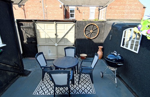 Woodhorn House | Peaceful Comfortable home 3 minute stroll to Beach New Biggin , Northumberland