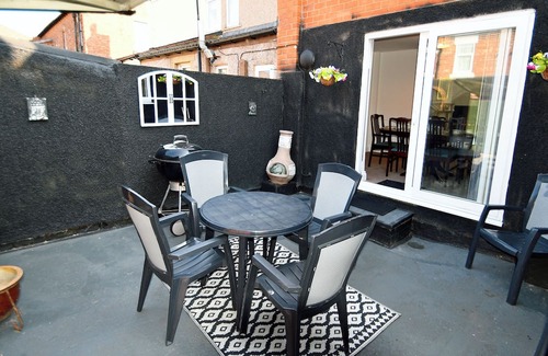 Woodhorn House | Peaceful Comfortable home 3 minute stroll to Beach New Biggin , Northumberland
