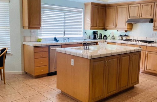 Fair Oaks House | Fair Oaks Corporate Rental, EZ access to freeways